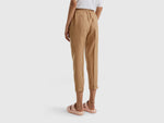 Cropped trousers in 100% linen