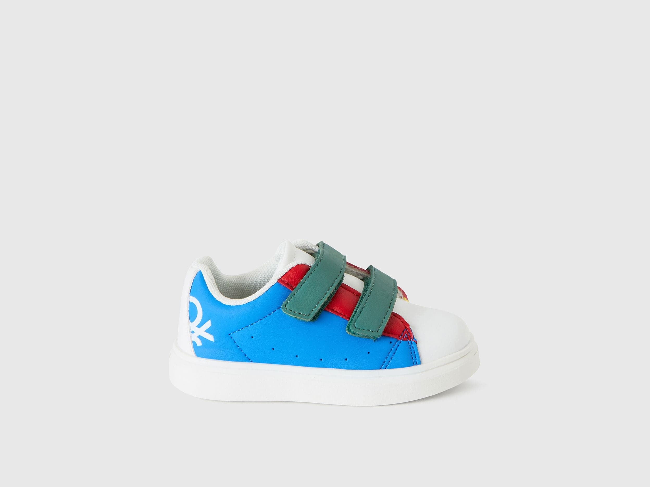 Low-top lace-up sneakers with straps