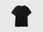V-neck t-shirt in 100% cotton