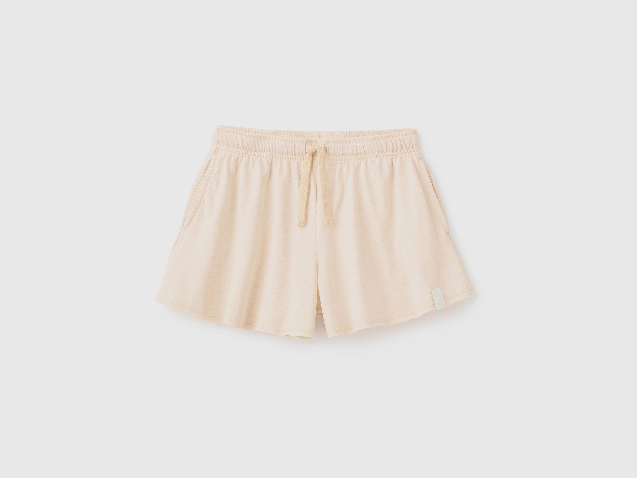 Shorts in recycled fabric