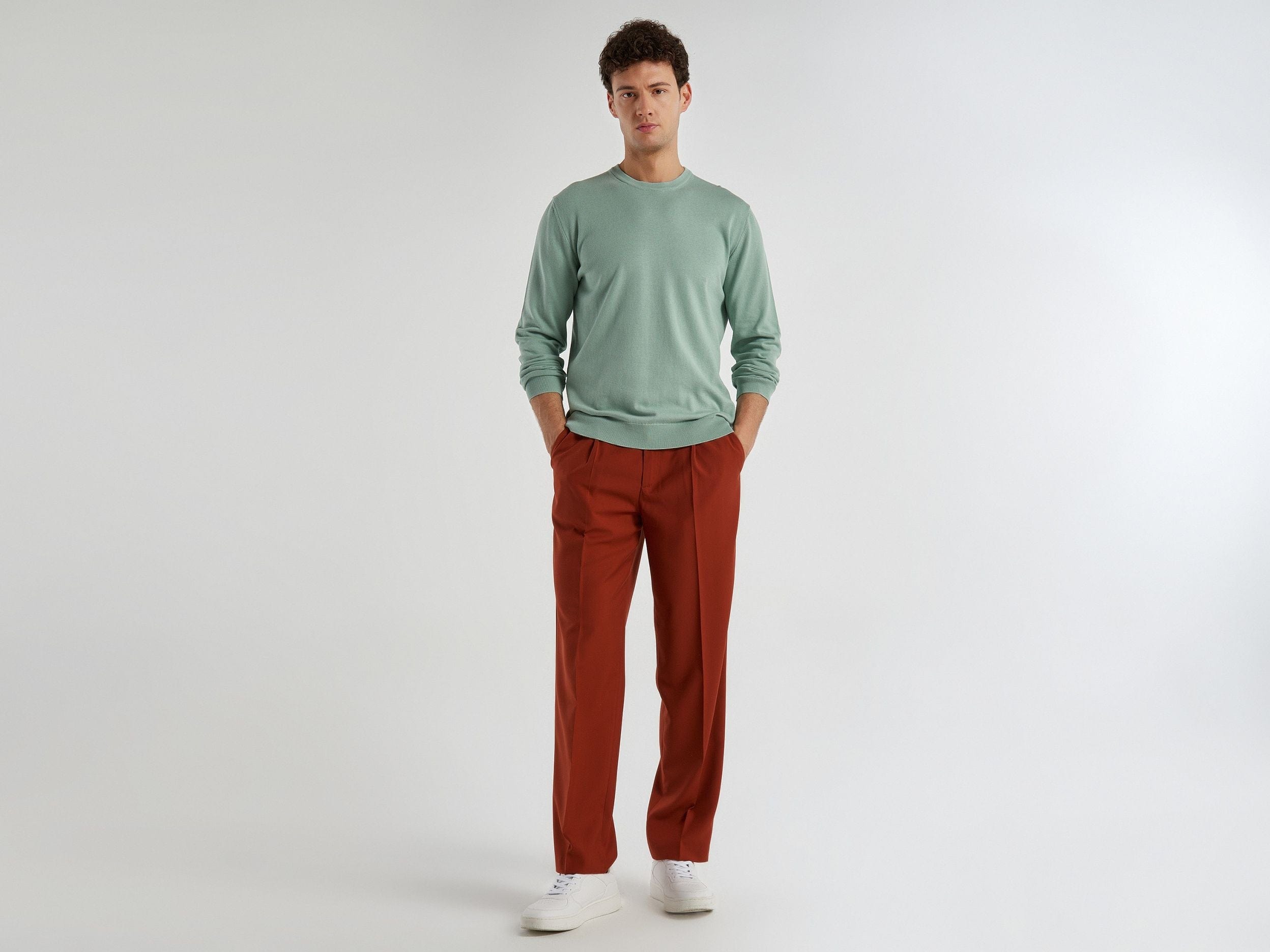 Crew neck sweater in 100% cotton