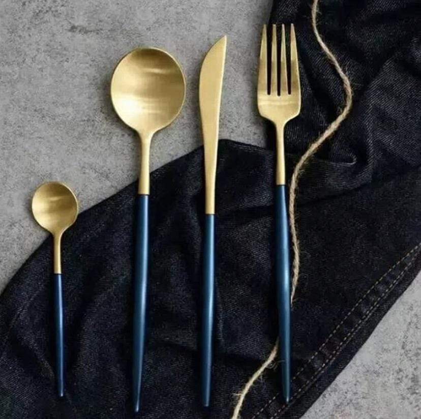 مجموعة أدوات تناول الطعام آيش هوم المكونة من 16 قطعة من الفاوانيا باللون الأزرق والذهبي - A006
