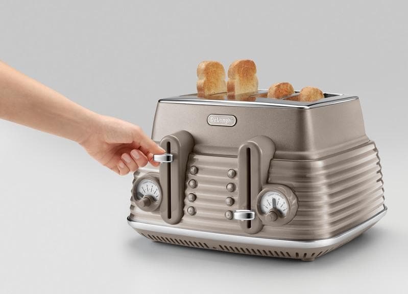 De'Longhi Scolpito 4 Slice Toaster