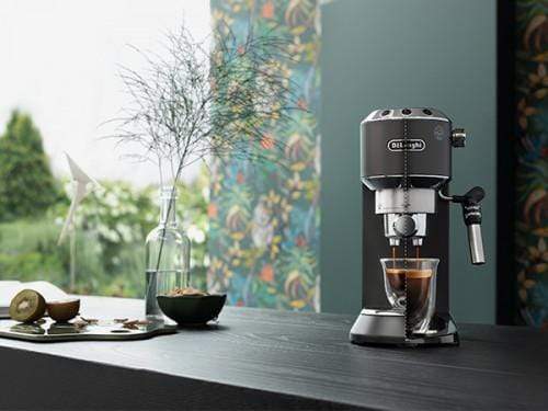 De'Longhi Dedica Style Pump Espresso Coffee Machine EC685.BK
