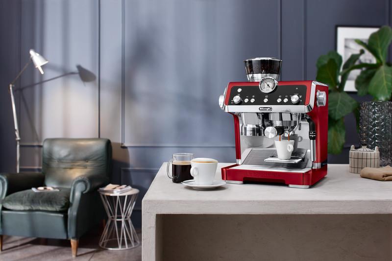 De'Longhi La Specialista Pump Espresso Coffee Machine EC9335.R