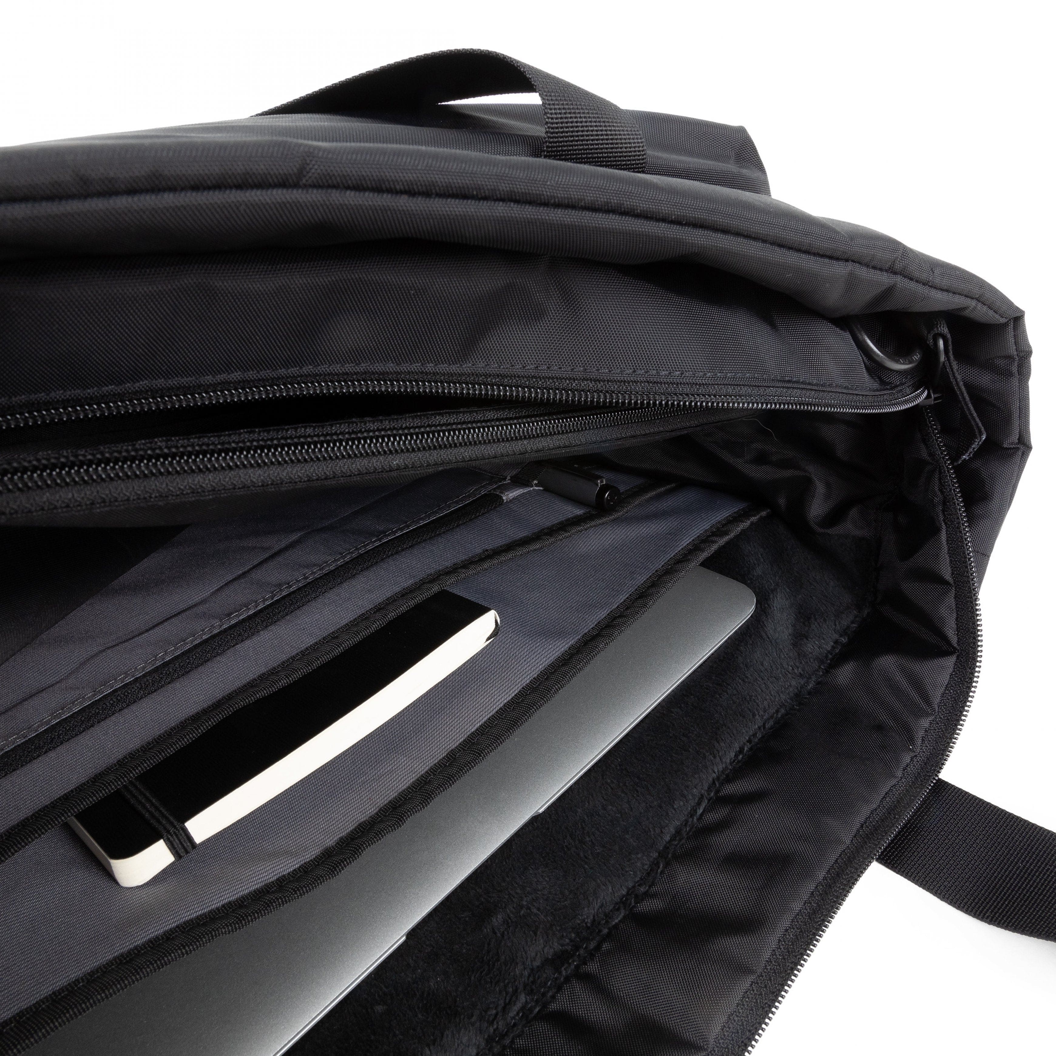 ★TOUT Y EST★ Shoulder Bag CNNCT CNNCT F SATCH Connected F Eastpak Cnnct F Satch Large Tote Bag CNNCT F Black EK0A5BEB5A2