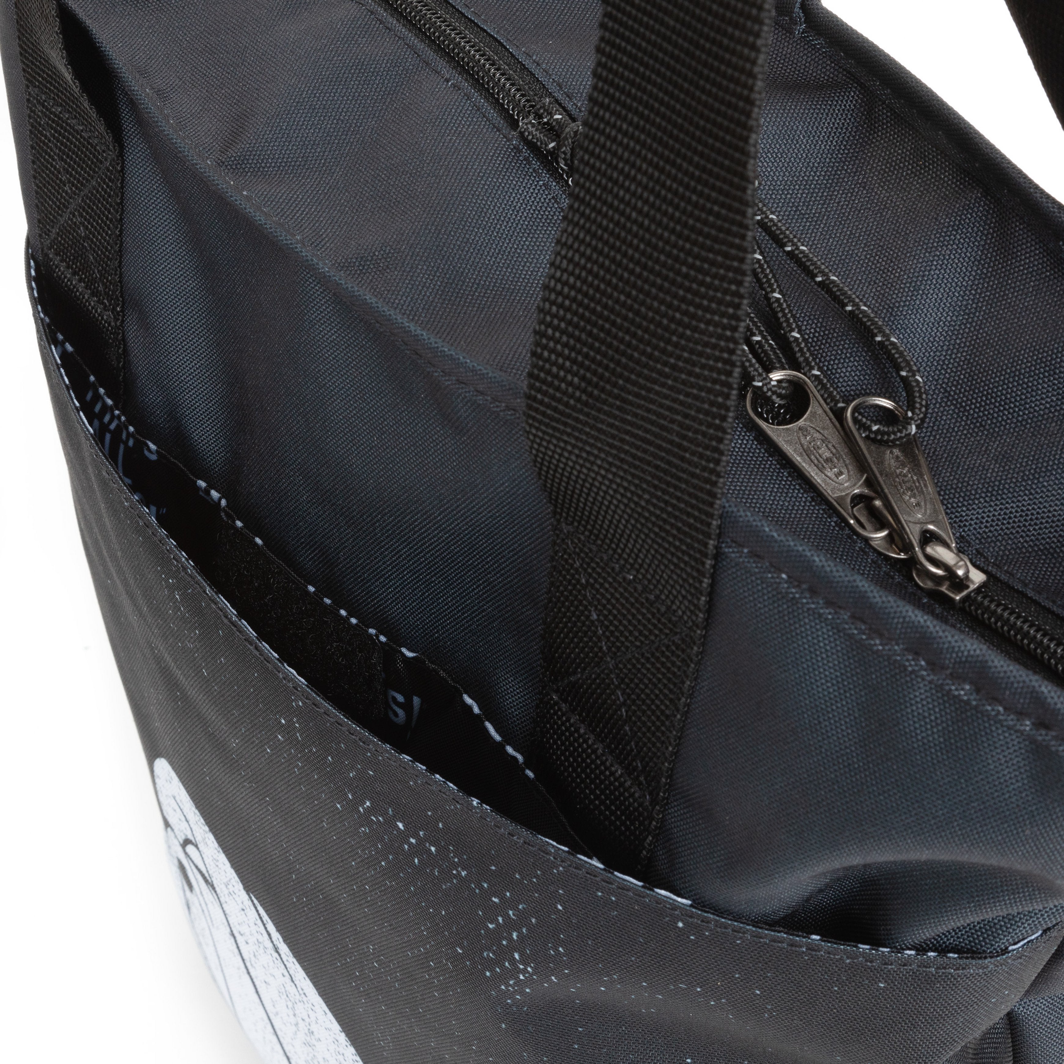 Eastpak Shopp'R Tote Bugs Bunny Large Tote Bag