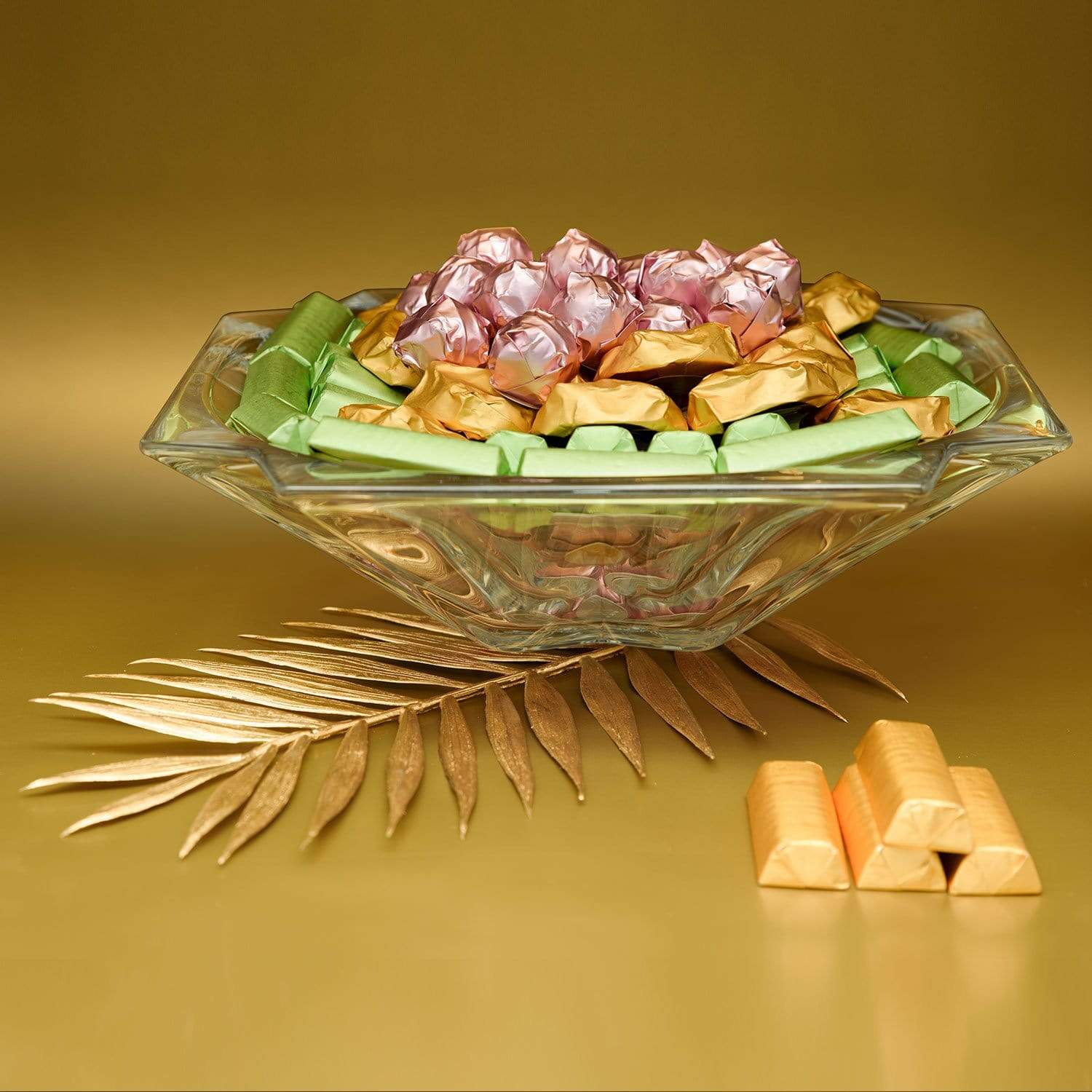 Bohemia Crystal Glass Metropolitan Bowl with 1kg chocolate - 33 cm - 5390960 - Jashanmal Home