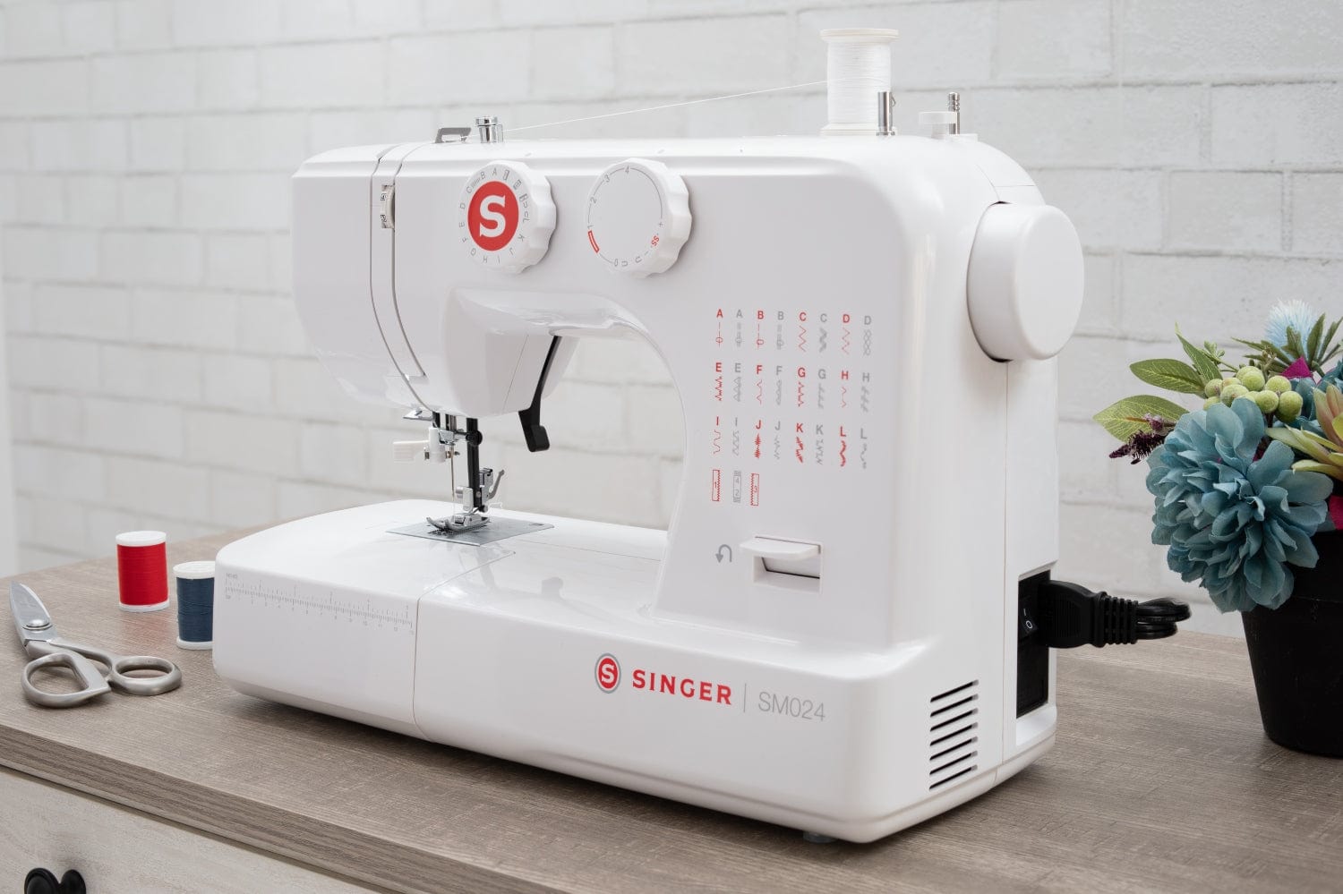 Singer Domestic Sewing Machine SM024